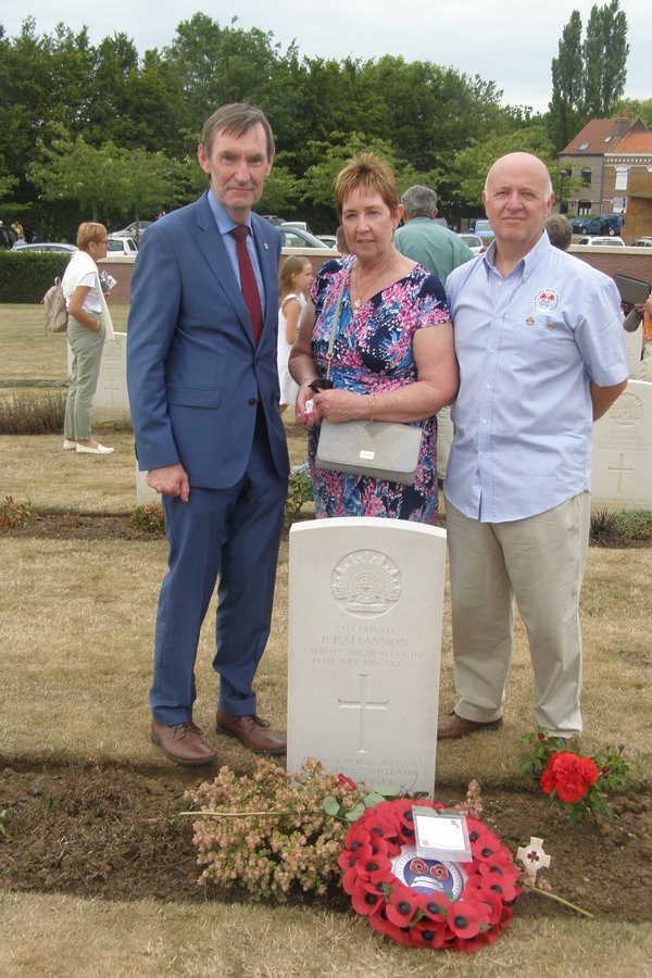 Pat Shannon, Susan Synnott and Ian Chambers at Peter's headstone.JPG